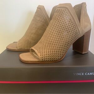 Vince Camuto tan suede perforated ankle boots heels 8.5 fall favorite!